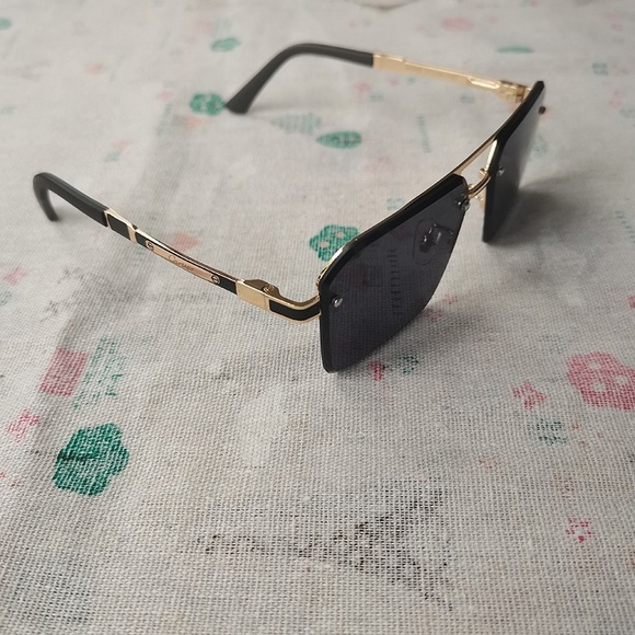 Cartier Sunglasses Gold frame Eyeglasses Black - Picture 8 of 12